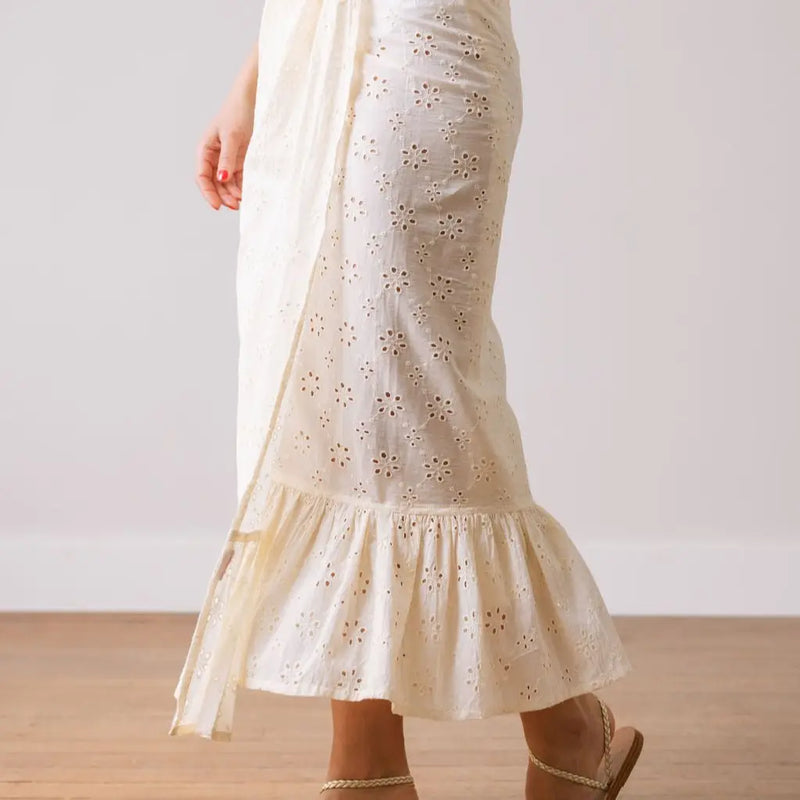 Ivory Eyelet Sarong *One Size*